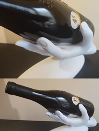 Hand – Wine Stand