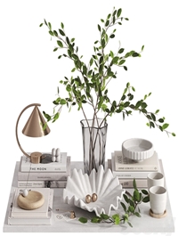 Decorative set with Meridian Lamp